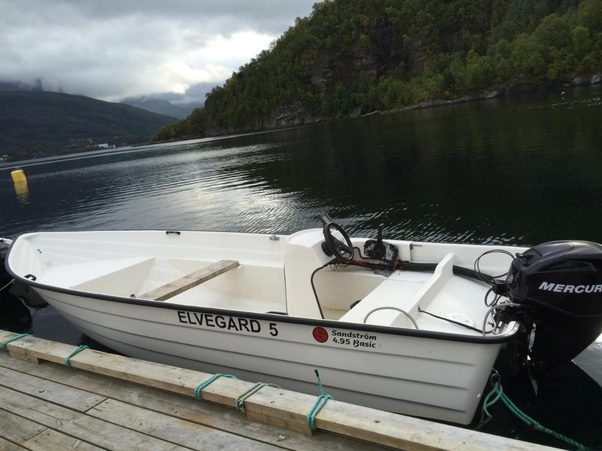 Отель Elvegard Fjordcamp Grov Экстерьер фото