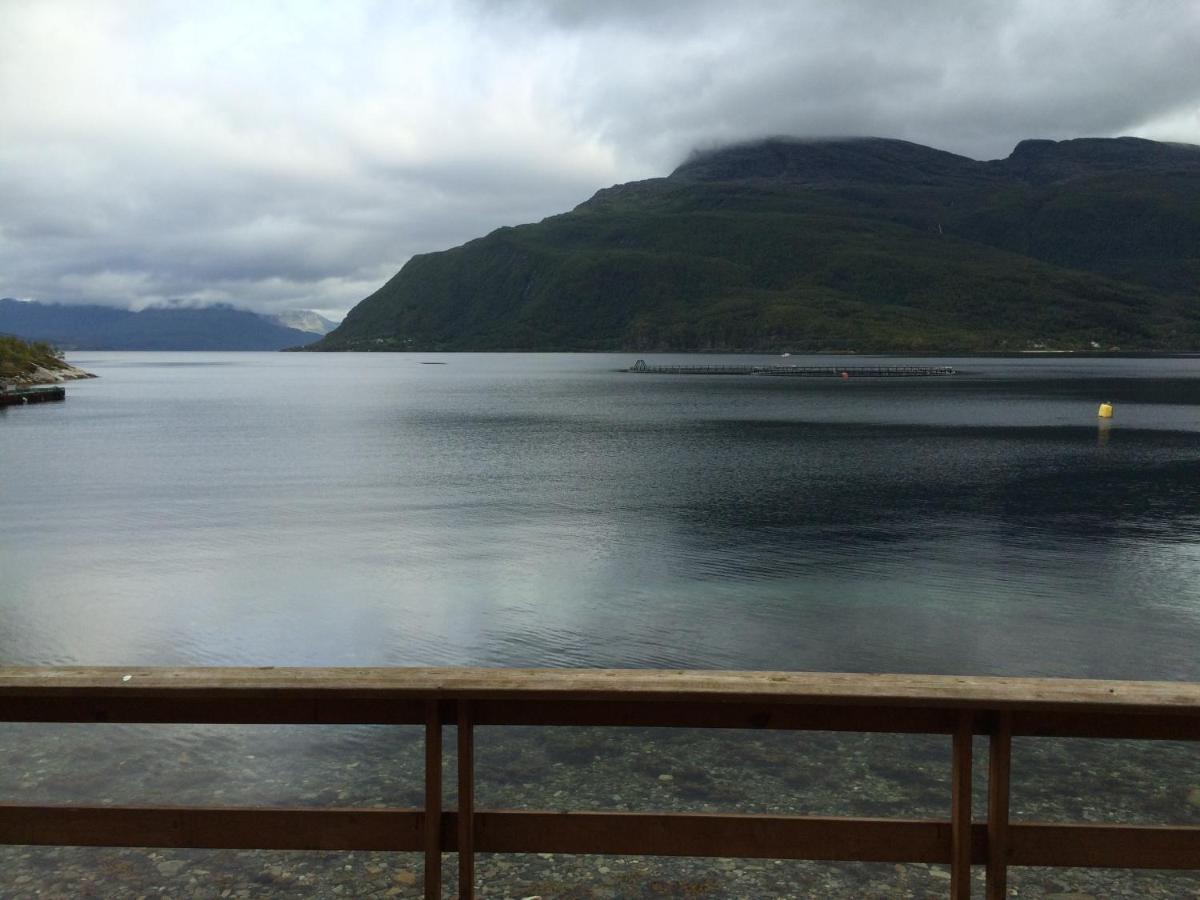 Отель Elvegard Fjordcamp Grov Экстерьер фото