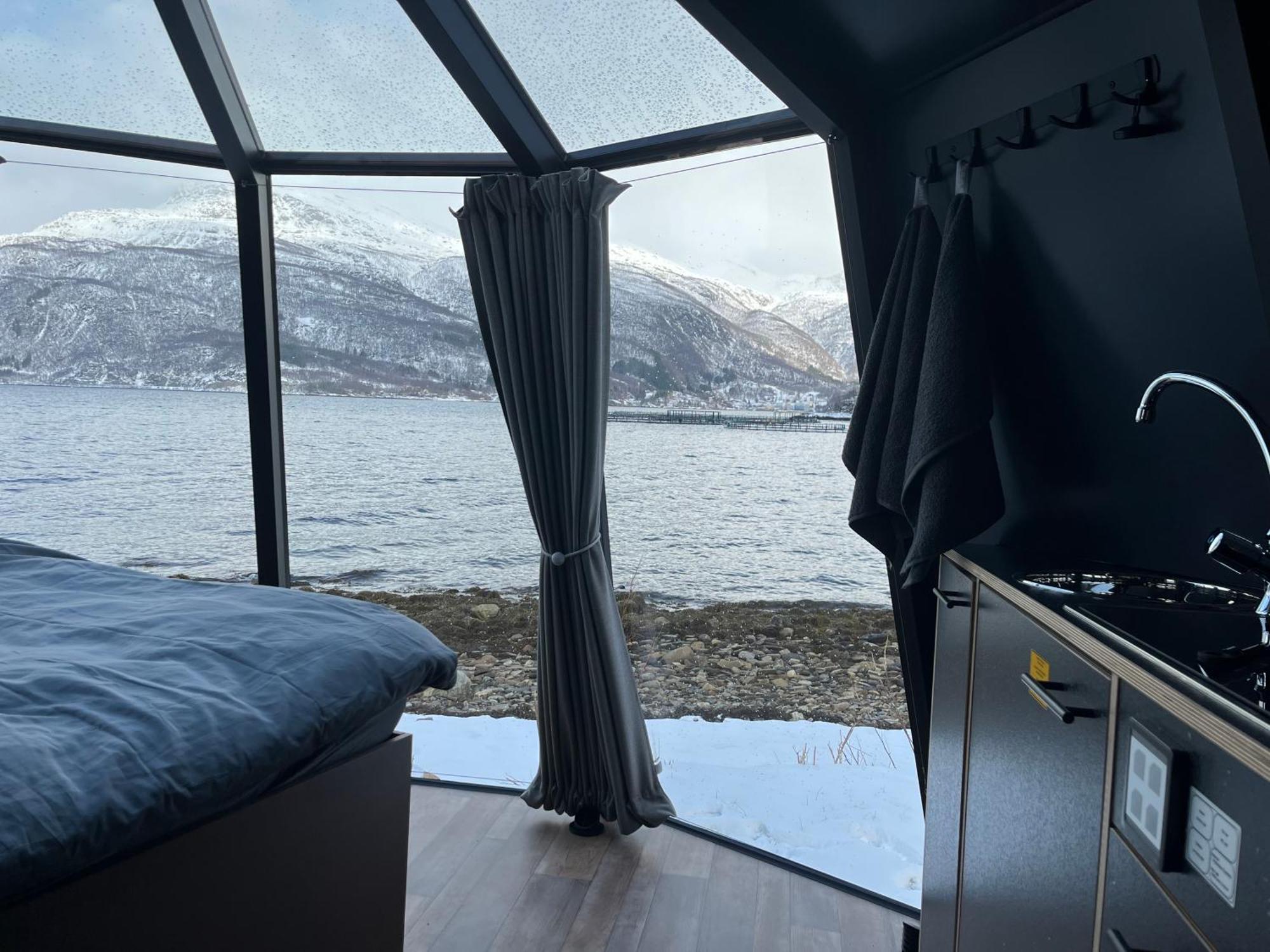Отель Elvegard Fjordcamp Grov Экстерьер фото